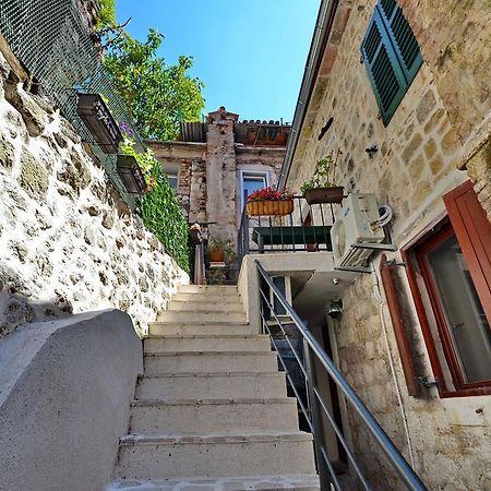 Apartments Historic Stone House Kotor Phòng bức ảnh