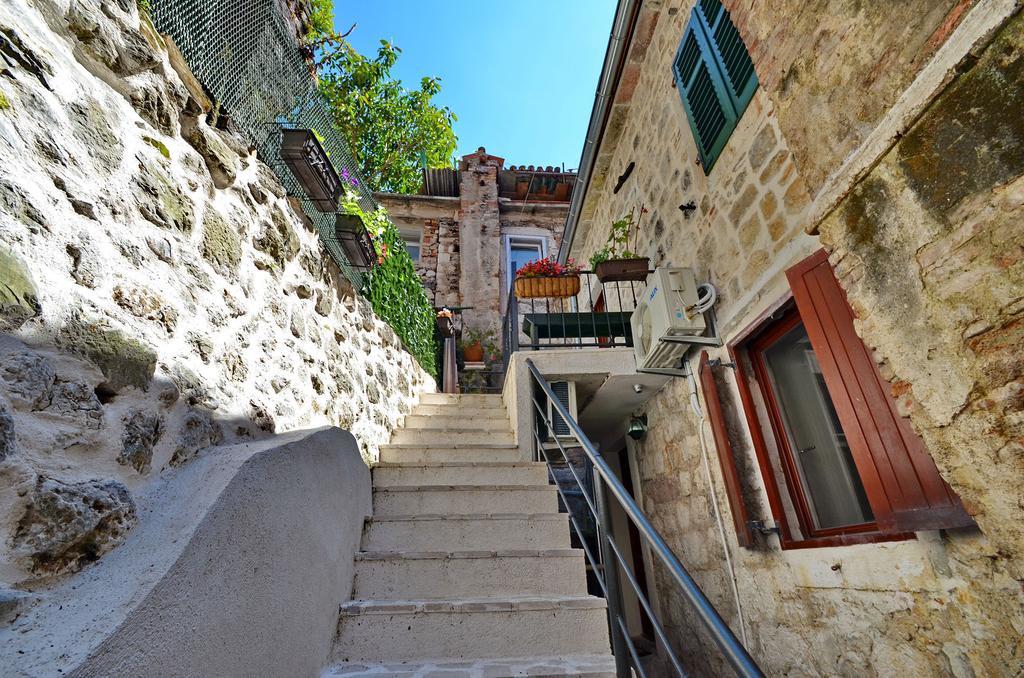 Apartments Historic Stone House Kotor Phòng bức ảnh